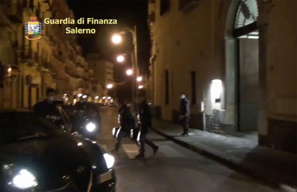 Cocaina del Sud America al porto di Salerno: 18 misure cautelari