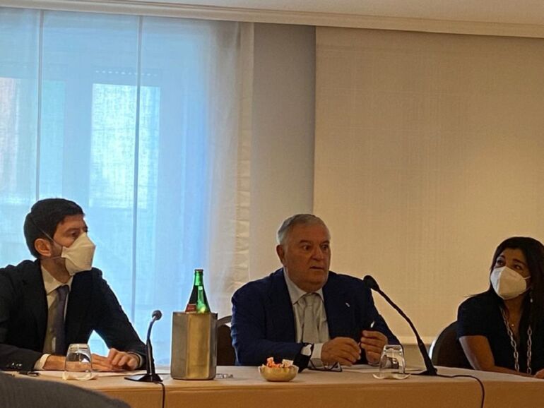 Il Ministro Speranza ha incontrato i biologi a Napoli, con il presidente D’Anna (Onb)
