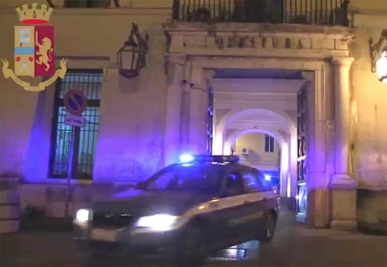 Droga tra Caserta e Maddaloni, 13 arresti