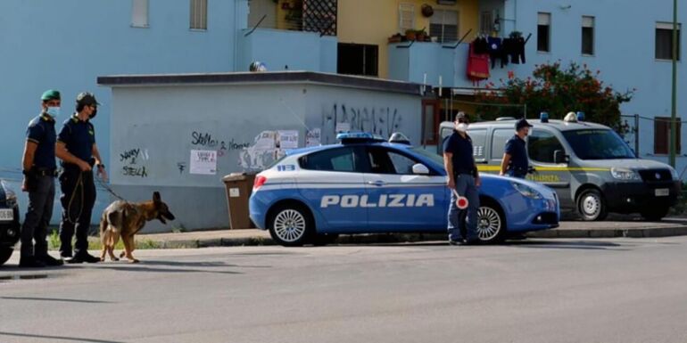 Torre Annunziata, rapina l’incasso al distributore di carburanti: arrestato