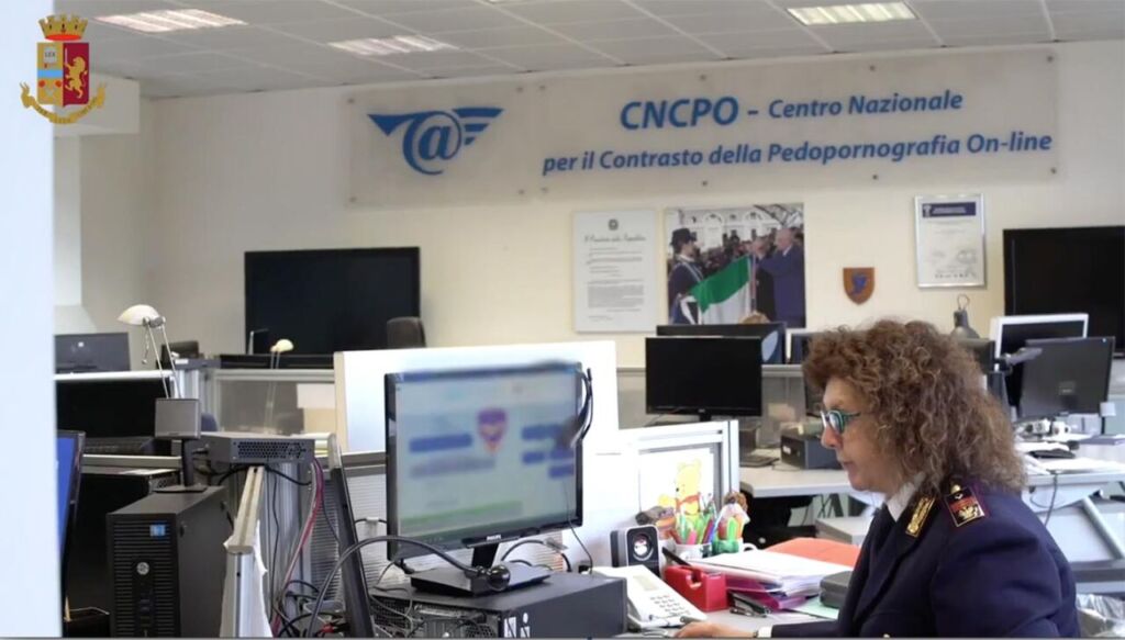 Violenza 4.0: l’inferno digitale non ha confini. Revenge porn e stalking, la rete arma puntata sulle donne