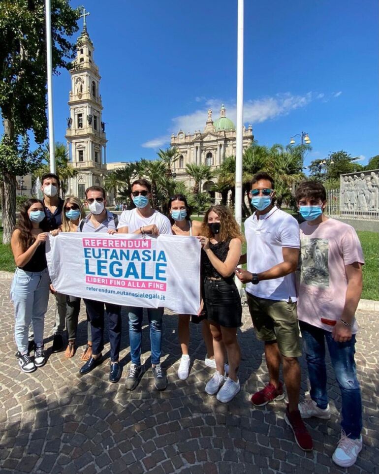Pompei, si è conclusa la raccolta firma per il “Referendum Eutanasia Legale”