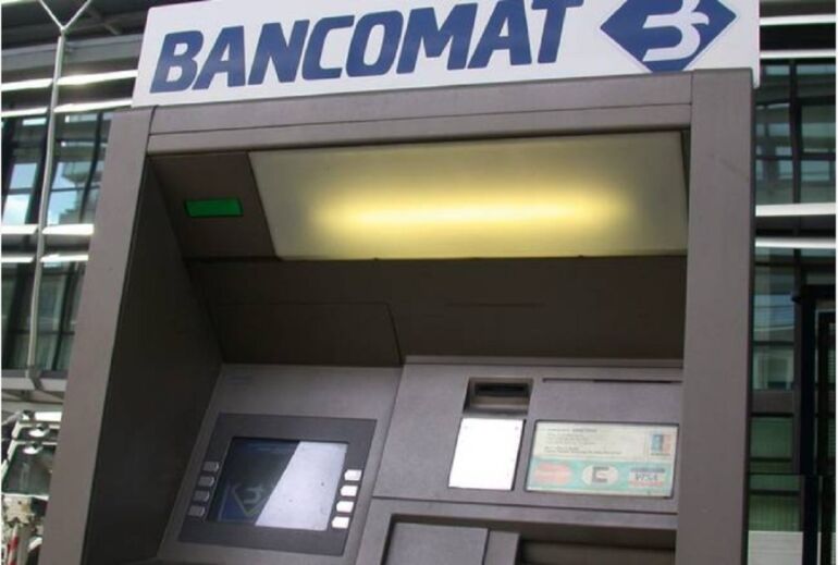 avellino assalto bancomat