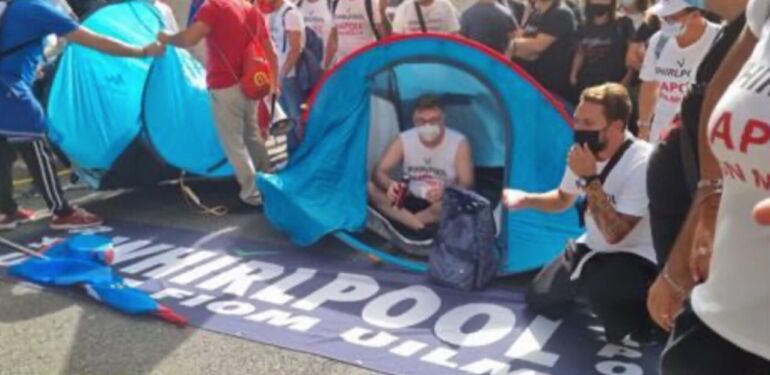 Whirlpool: Napoli si stringe attorno alla vertenza simbolo della città