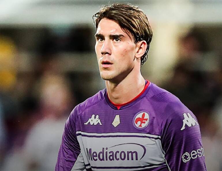 Vlahovic alla Juve, accordo totale. L’Inter risponde: colpo Gosens