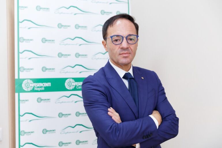 Obbligo green pass, confesercenti Campania: “Migliaia di aziende a rischio chiusura”