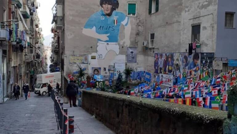 Via libera al museo Maradona a Napoli: “Sorgerà nell’ex cinema Astoria”