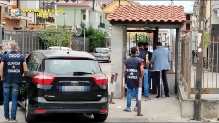 Napoli, finanziavano i terroristi: arrestati 7 pakistani. IL VIDEO