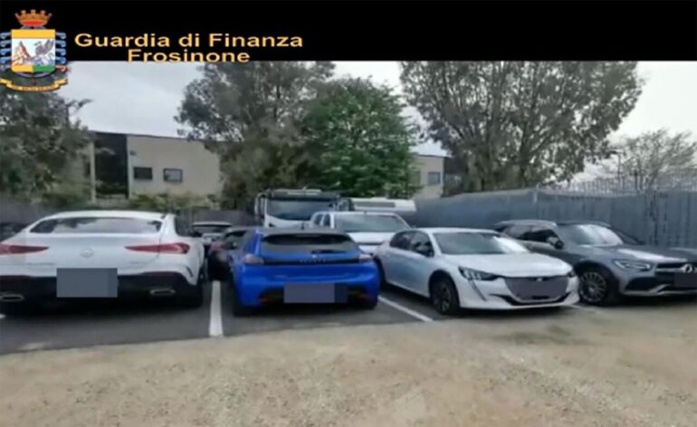 Frosinone, confiscati beni a imprenditore vicino a clan Casalesi, forniva le auto al figlio di ‘Sandokan’