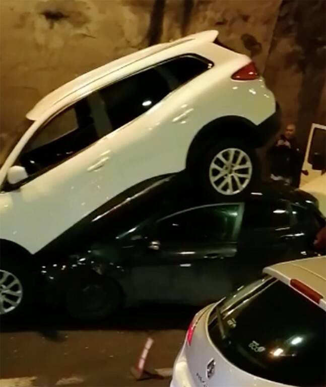 Maxi tamponamento in galleria: code chilometriche sulla A30. IL VIDEO