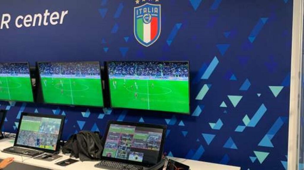L’AIA ammette: Errore il rigore al Napoli a Genova. In Serie A cresce la polemica contro il VAR