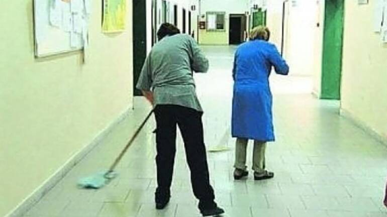 Aumenti stipendi personale scuola Ata: importi e scadenze per le domande e requisiti necessari