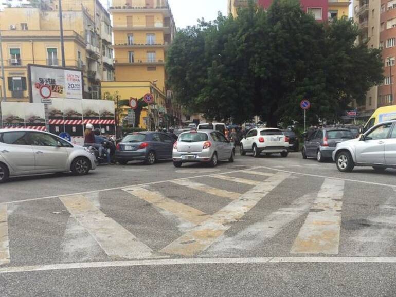 Napoli, municipalità 5: pubblicati i bandi per le Fiere del Natale 2021