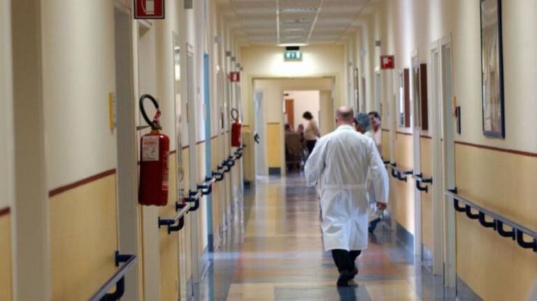 Agropoli, per mesi tra ospedali e centri riabilitativi fino al decesso: esposto in Procura