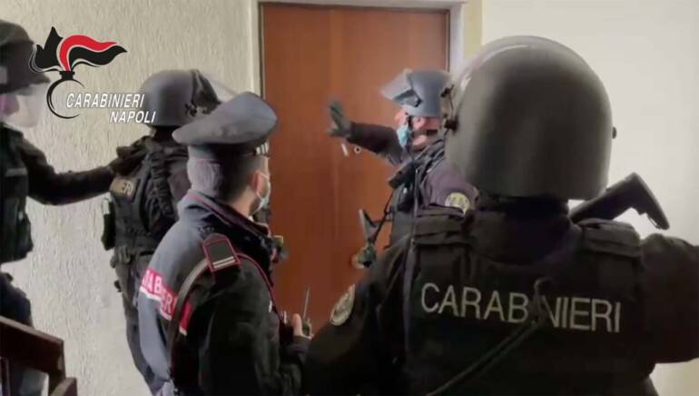 Camorra, faida tra i clan di Torre Annunziata: 11 arresti tra i Gallo-Cavalieri
