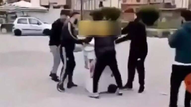Napoli, bullizzato a Scampia: chiede scusa uno degli autori
