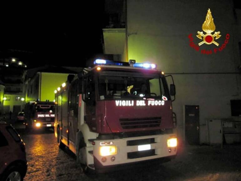 Casola, crolla edificio abbandonato: nessun ferito