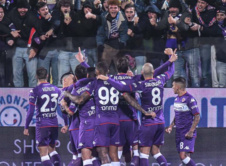 La Fiorentina affonda il Milan e ora il Napoli può allungare