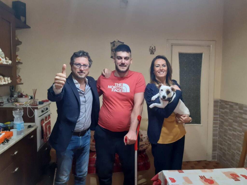 Gaetano Barbuto torna camminare grazie alle protesi dell’Asl in attesa delle gambe bioniche