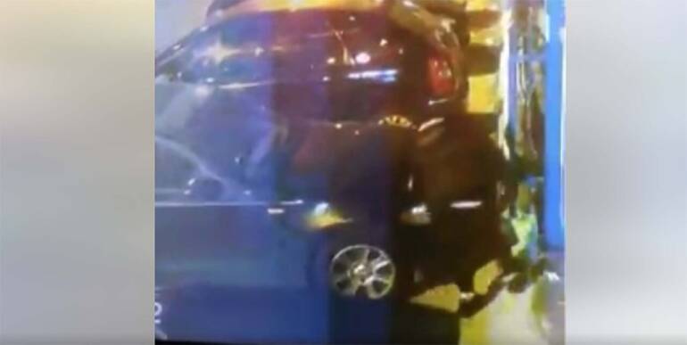 Ladro d’auto ripreso dalle telecamere a Sant’Antimo: è caccia all’uoo