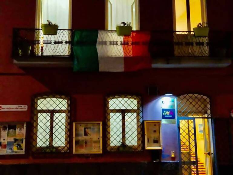 Incendio doloso al banco Alimentare a Portici