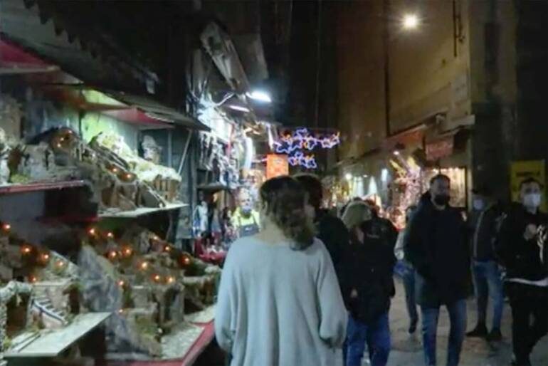 Napoli, riapre a San Gregorio Armeno la fiera di Natale