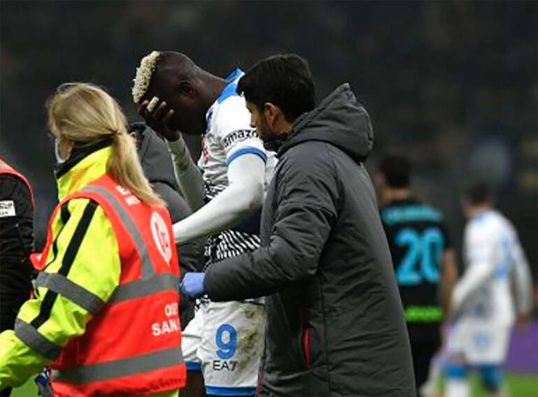 Osimhen dimesso dalla clinica