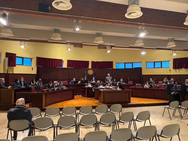 Scafati, Salvati resta per i due voti degli astenuti. ‘Scomparsa la sua maggioranza’
