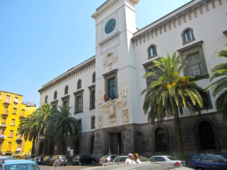 Napoli, spariti 500mila euro dai libretti postali: indagata dipendente di Castel Capuano