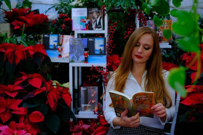 Un libro Graus Edizioni in omaggio per ogni stella di Natale acquistata