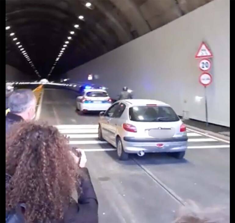 Riaperta la Galleria Vittoria a Napoli e pedonalizzato il Lungomare