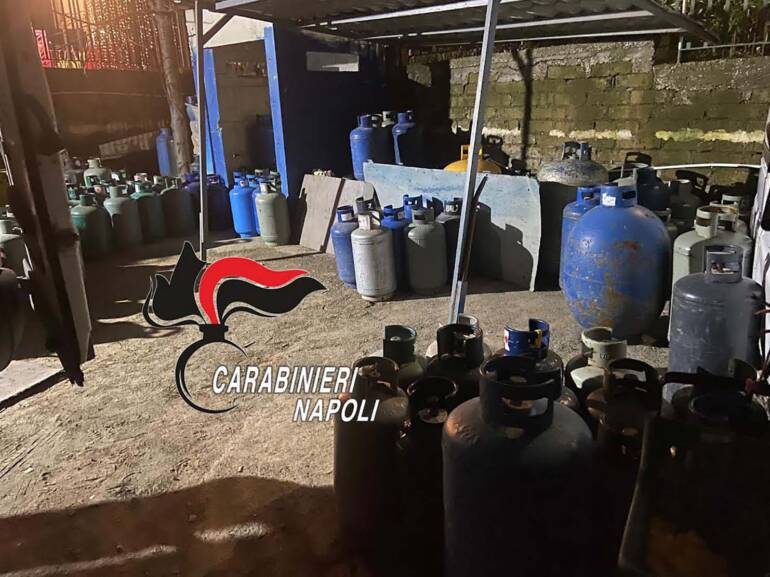 Pozzuoli, sequestrate 300 bombole di gas senza controlli di sicurezza
