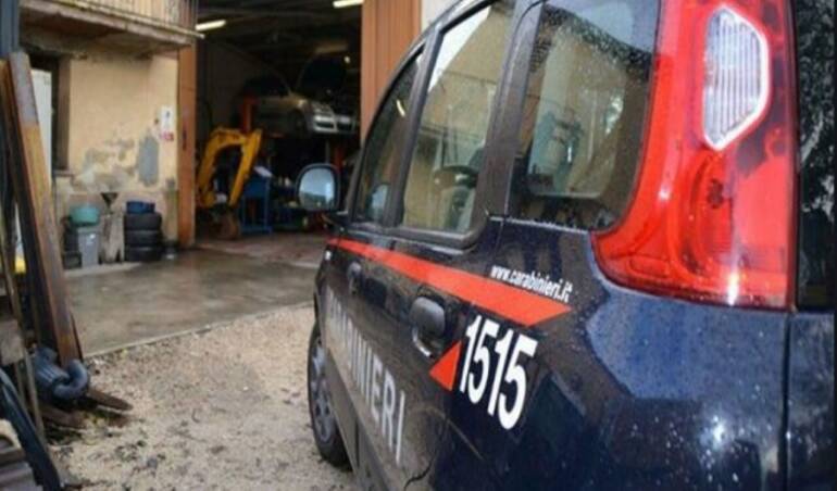 San Giuseppe Vesuviano, scoperta officina delle auto rubate: 3 arresti