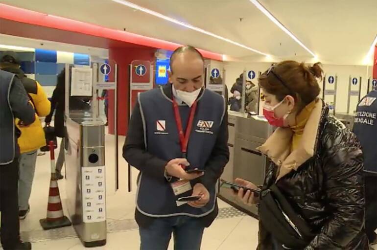 Covid, ecco le nuove linee guida nel trasporto pubblico