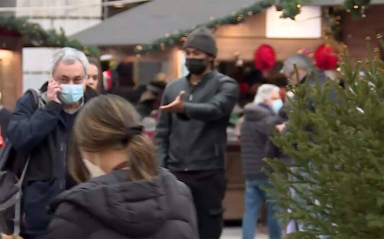 Covid in Italia, scendono i contagi e i ricoveri