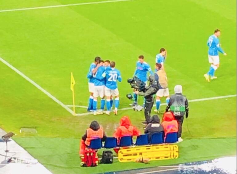 Napoli, gol e spettacolo al “Maradona”: Leicester battuto e qualificazione ottenuta