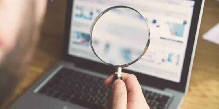 Vacanze di Pasqua: i consigli della polizia per evitare le truffe delle prenotazioni online