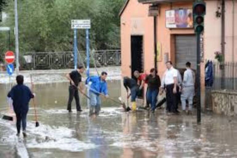 Il Volturno esonda, arrivano i rinforzi nel casertano: la Protezione civile invia altri 40 volontari