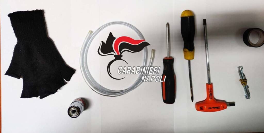 Napoli, a Scampia banda di giovani ladri bloccata dai carabinieri