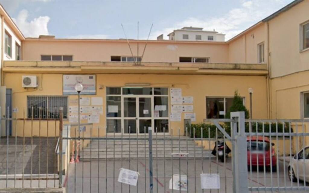 Torre Annunziata, rischi statici: chiuso l’istituto Alfieri, alunni in Dad