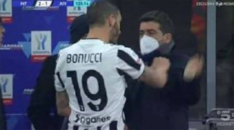 Lo schiaffo di Bonucci vale una multa da 10mila euro