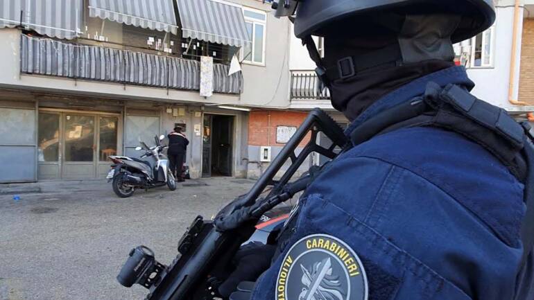 Camorra, il clan Angelino infiltrato nel comune di Grumo Nevano: 9 arresti