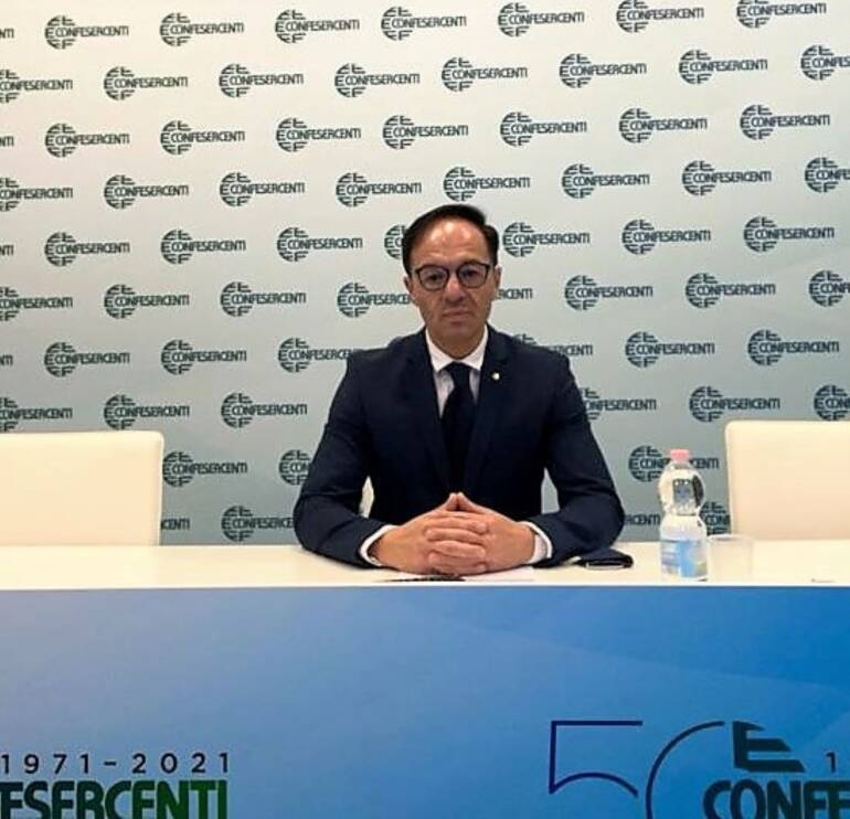 Confesercenti Campania: “Obbligatoria la proroga della moratoria e la sospensione del leasing”