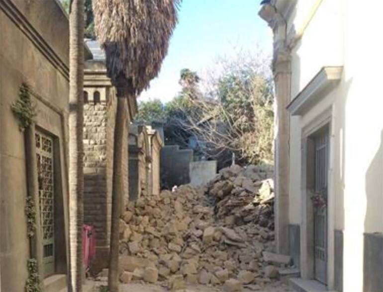 Napoli, il sindaco Manfredi chiude il cimitero di Poggioreale