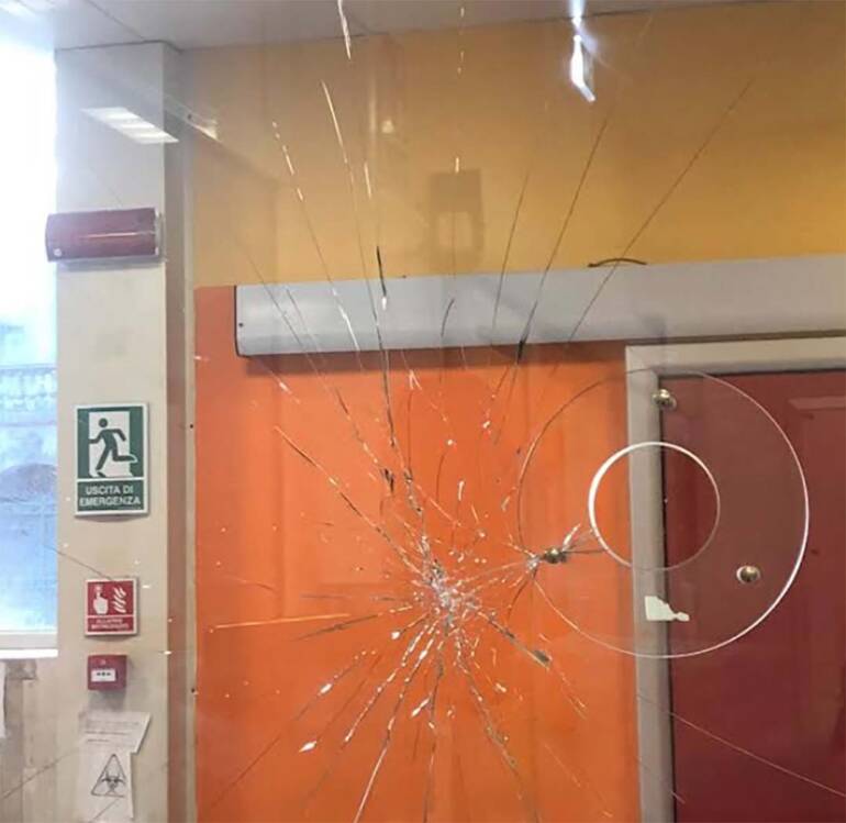 Napoli, nuovo assalto al Pronto soccorso del Pellegrini. Due infermiere aggredite