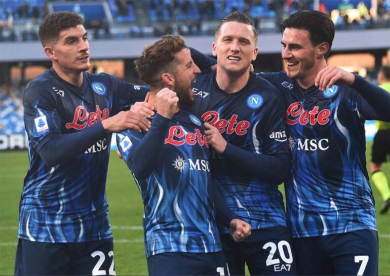 Le pagelle del Napoli: difensori goleador, sorriso Insigne