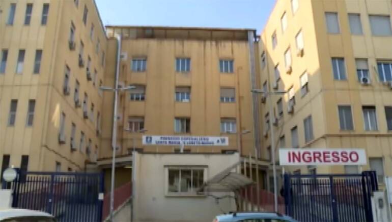 Napoli, “Furbetti del cartellino” al Loreto Mare: condanna in appello per 2 medici