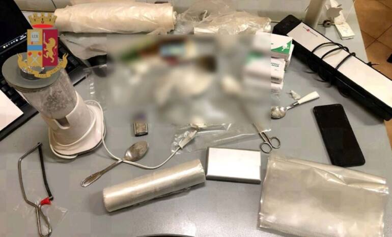 napoli droga in casa