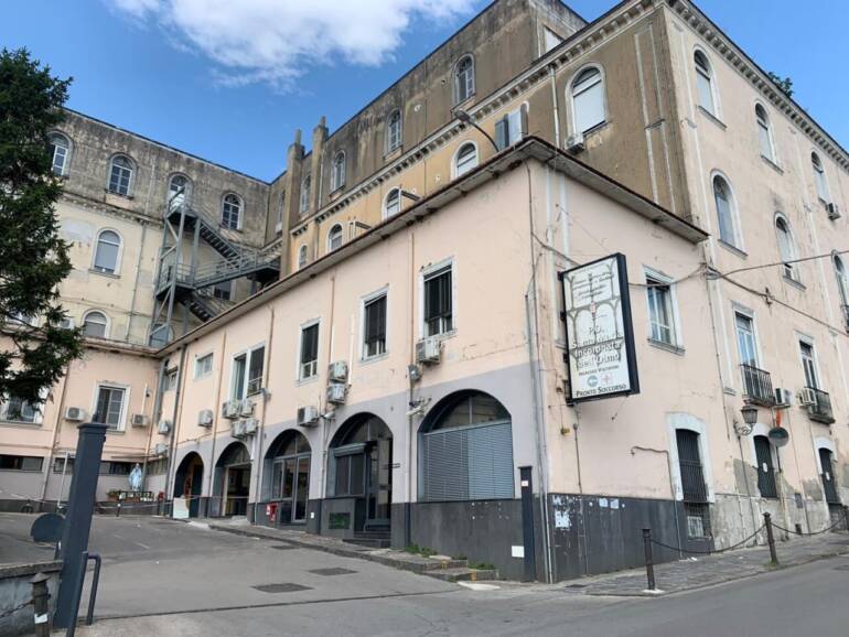 Morto no vax scappato dall’ospedale