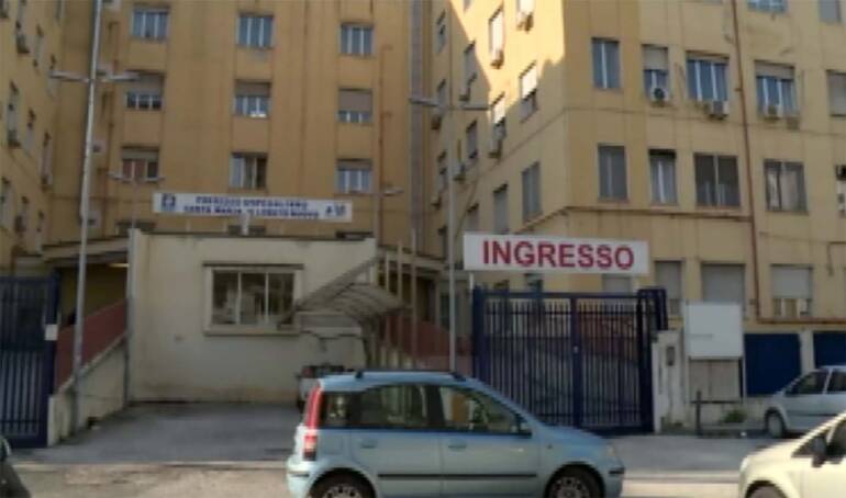 Asl Napoli 1 Centro, l’ospedale Loreto Mare resta attivo